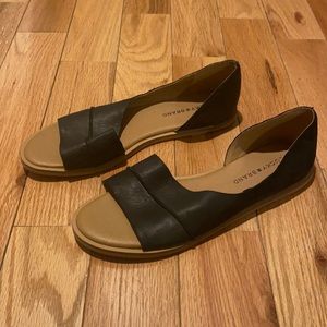 Lucky brand flats - women’s size 9